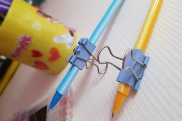 Spajalica za papir - mali trik za pravilno držanje olovke