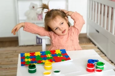 Šta je autizam – simptomi, uzroci, tipovi lečenja